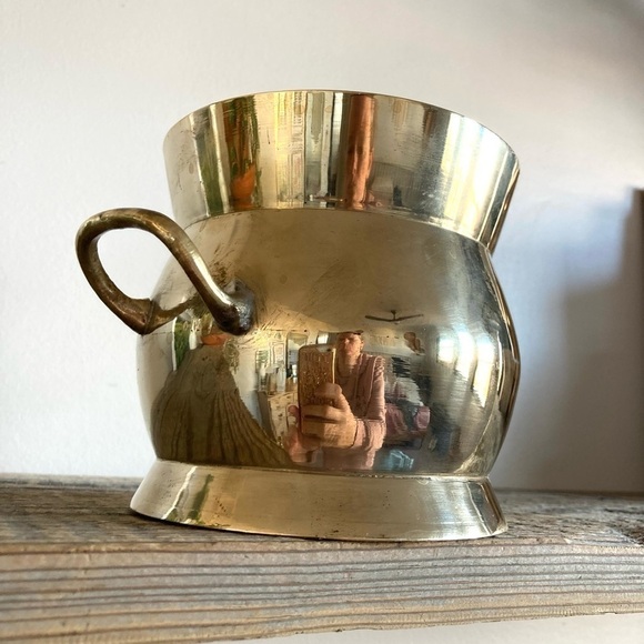Solid brass planter pot with jardiniere handles - Picture 3 of 5